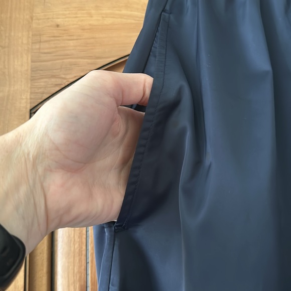 Tory Burch Navy Midi Skirt- PERFECT! Size Small - Picture 2 of 5